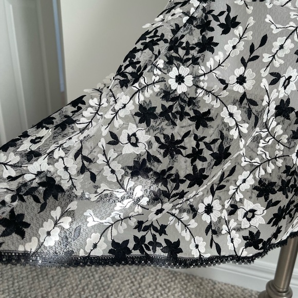 Nanette Lepore Size 2 Black & White Floral Applique Lace Slip Dress - Picture 4 of 11